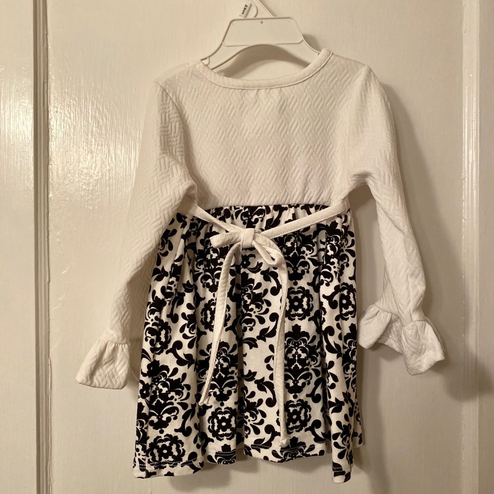 EUC Girls Rare Editions - 2 Piece Outfit 🌹⭐️ - Picture 3 of 6